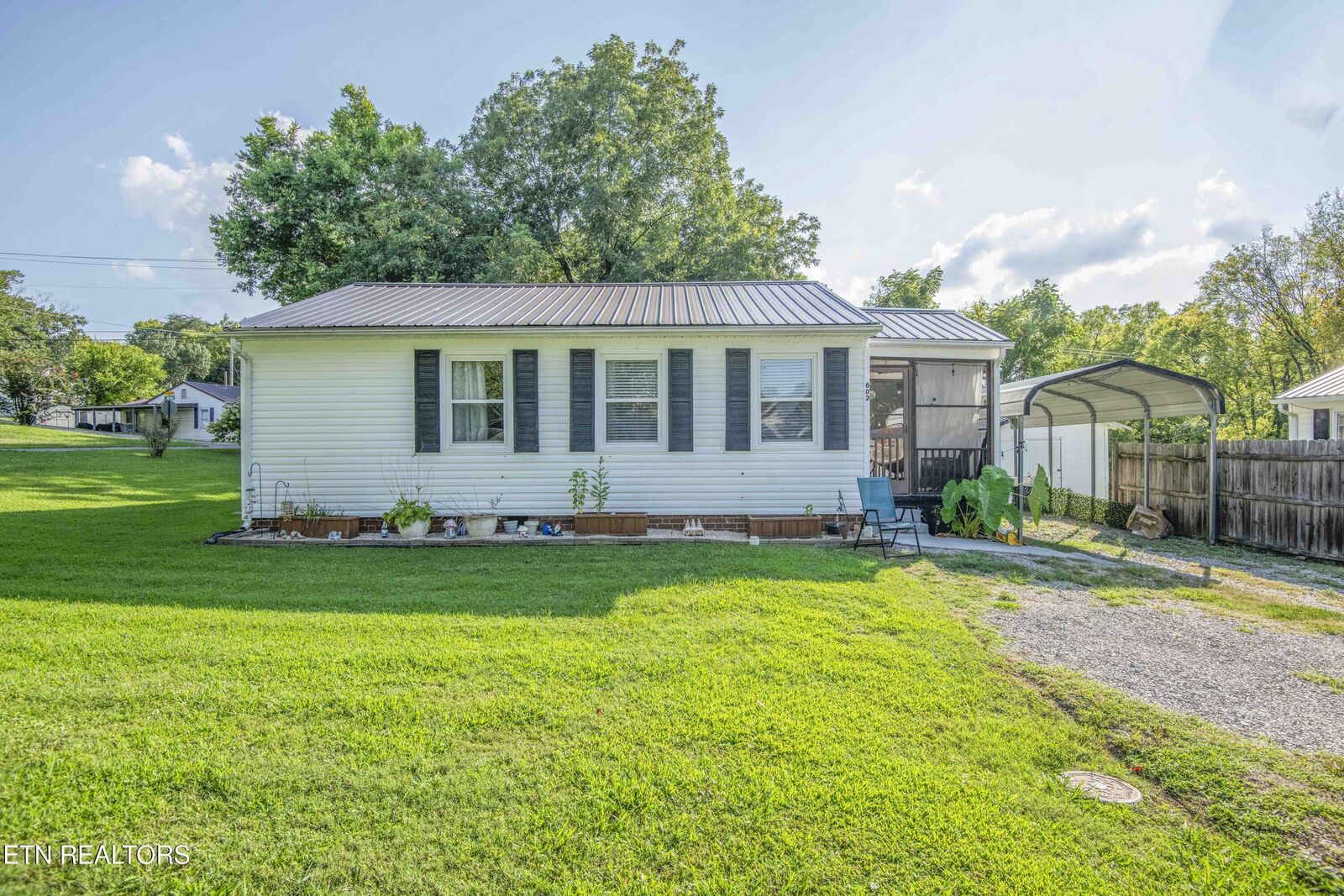 Property Photo: 602 Fontana Ave TN 37804