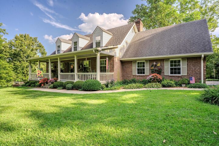 Property Photo:  2075 Pinckard Pike  KY 40383 