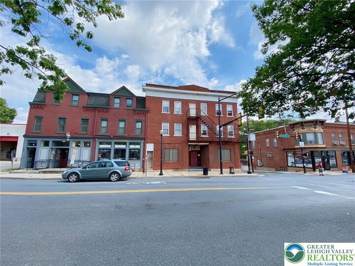 Property Photo:  429 E 4th Street 2nd Floor  PA 18015 