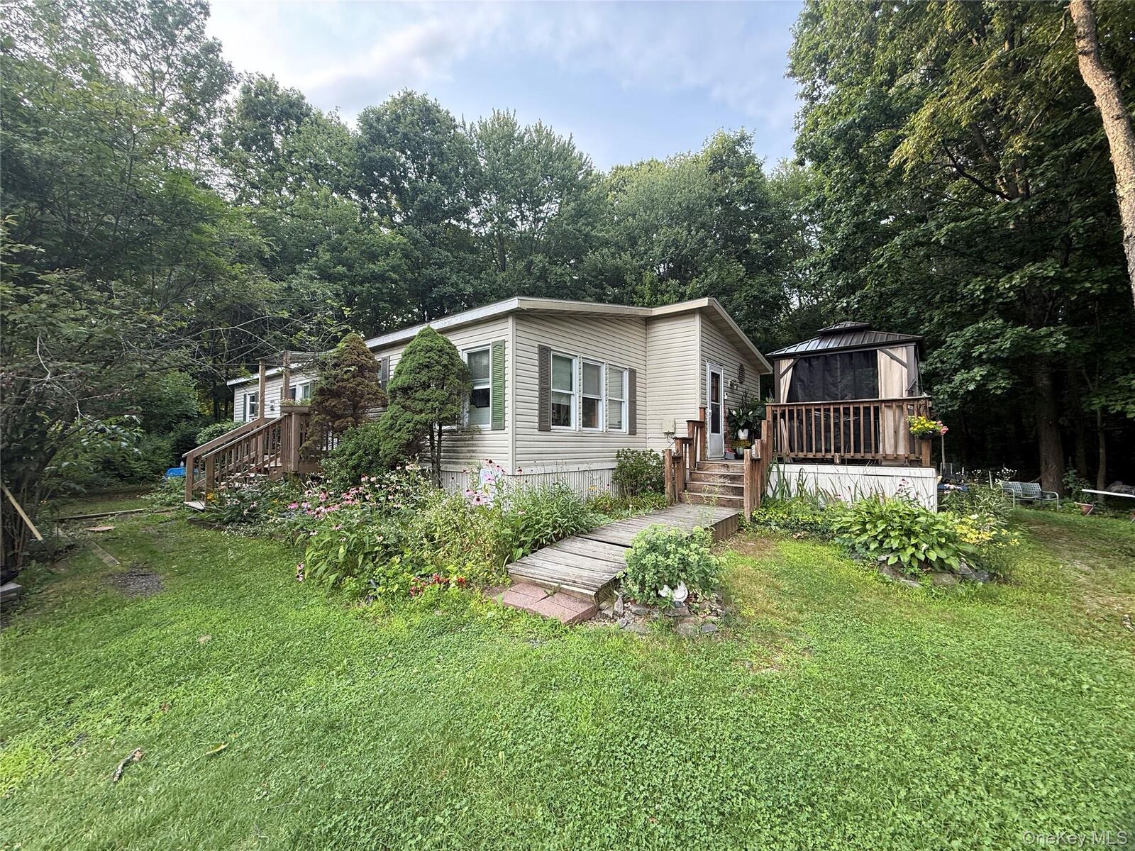 Property Photo:  39 Depew Park  NY 12589 