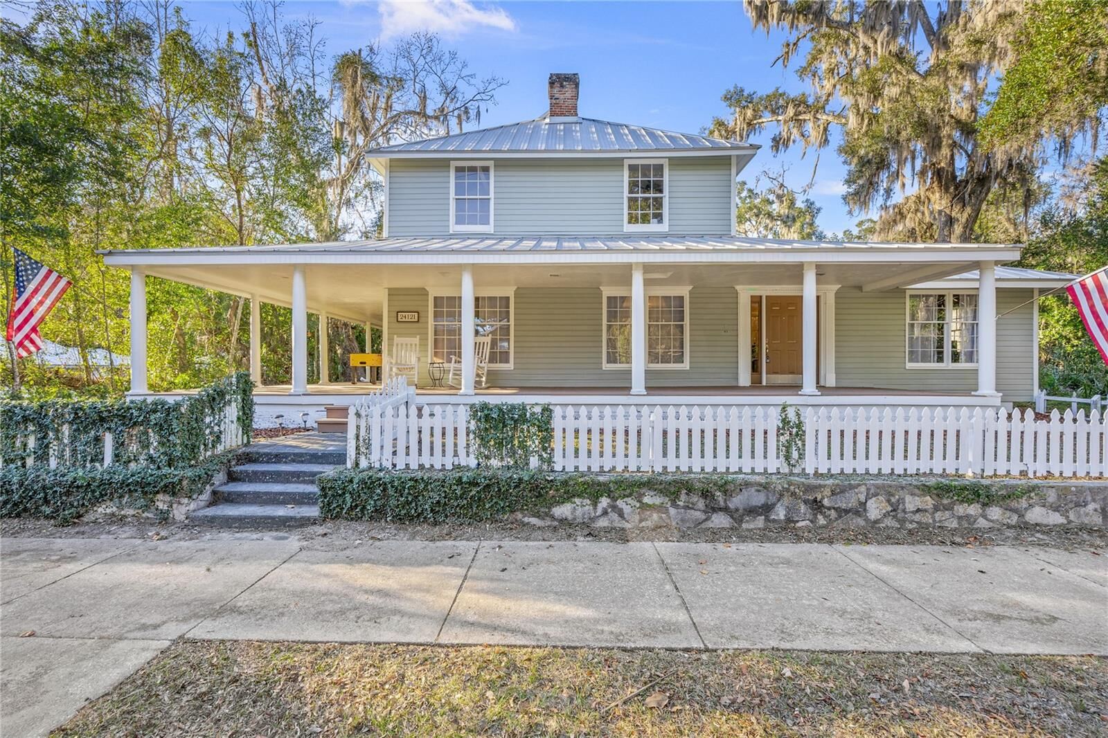 Property Photo: 24121 W US Highway 27 FL 32643