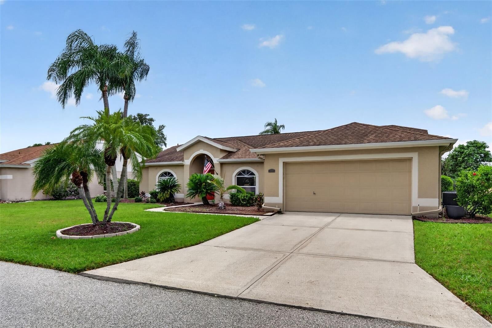 Property Photo: 5924 Java Plum Lane FL 34203