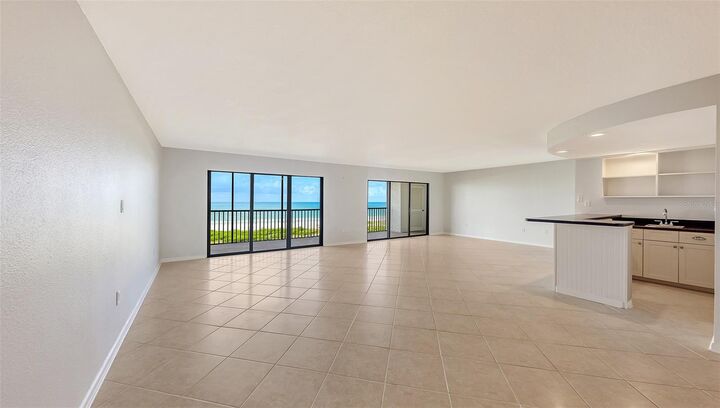 Property Photo: 420 Beach Road 706 FL 34242
