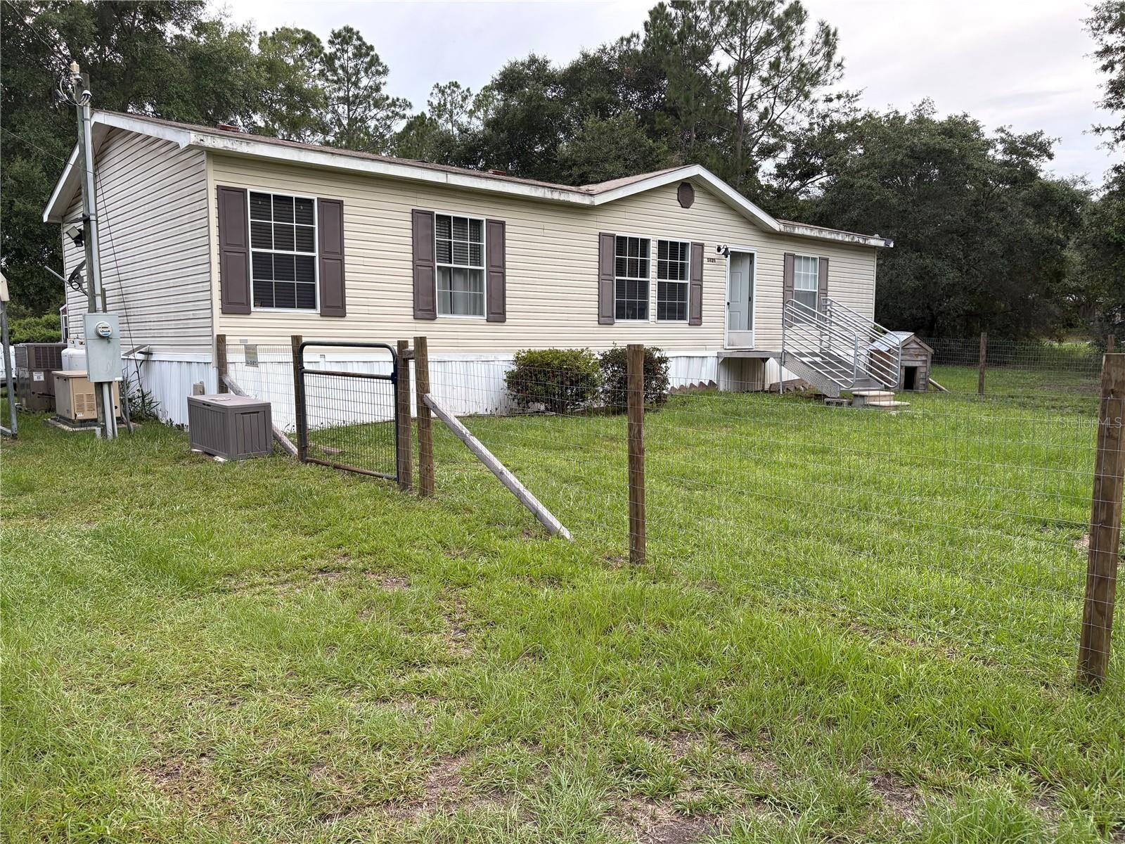Property Photo:  5828 Bryce Street  FL 32656 