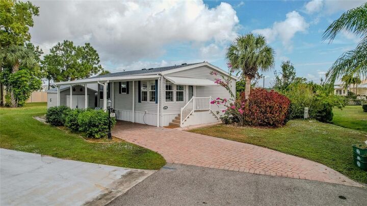 Property Photo: 2100 Kings Highway 376 FL 33980