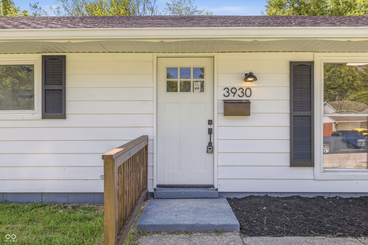 Property Photo: 3930 Chateau Drive IN 46226