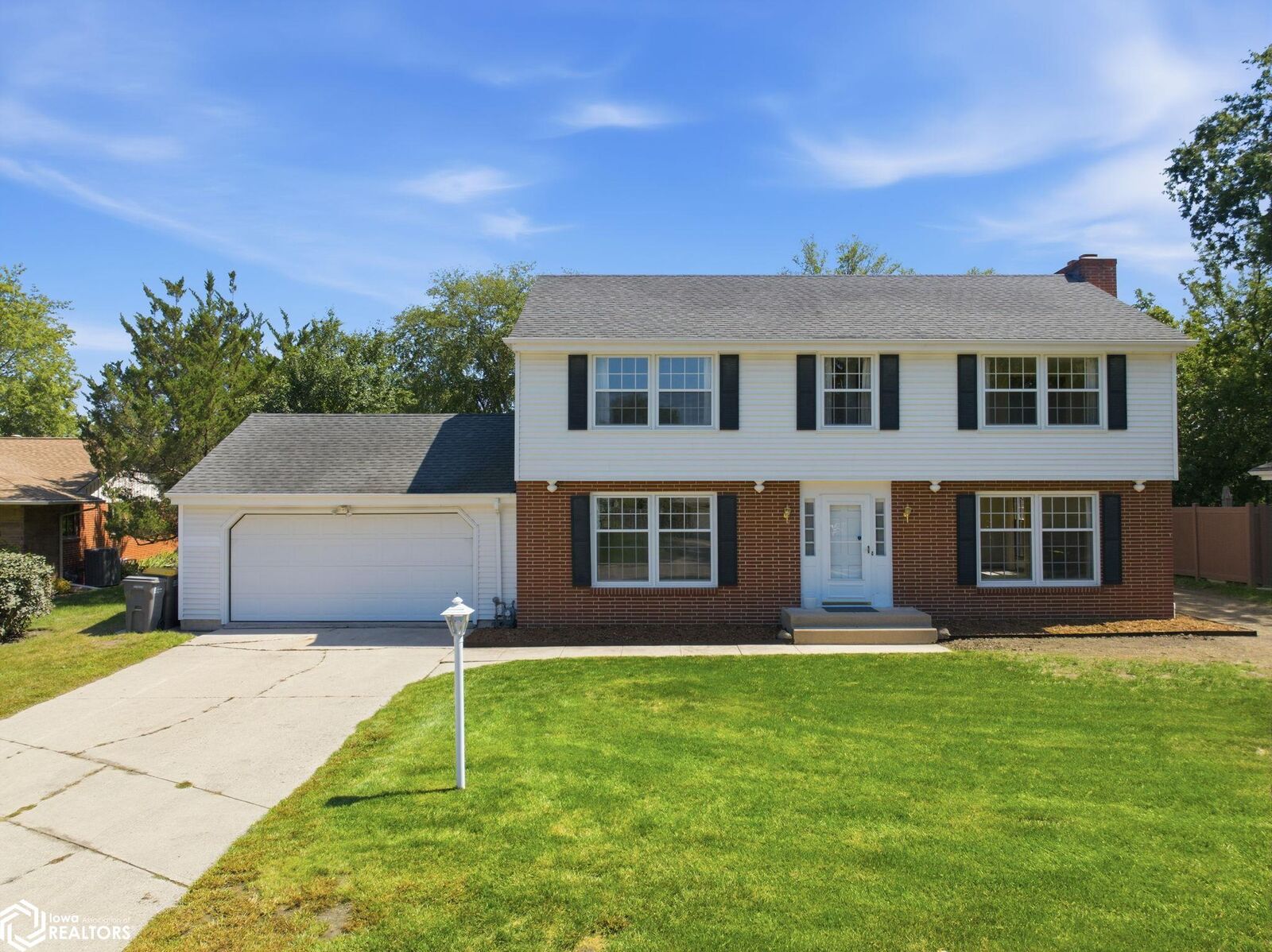 Property Photo: 173 Parkridge Drive IA 50401