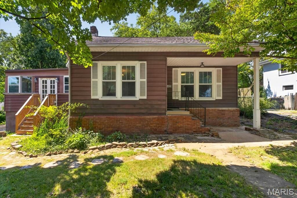 Property Photo: 1439 Grant Road MO 63119