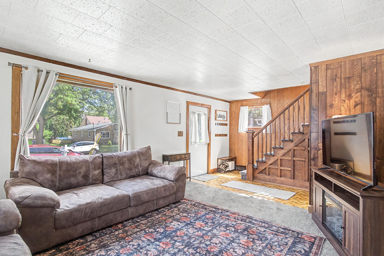Property Photo:  405 Jackson St  WI 53538 