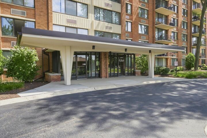 Property Photo: 2000 Saint Regis Drive 6F IL 60148
