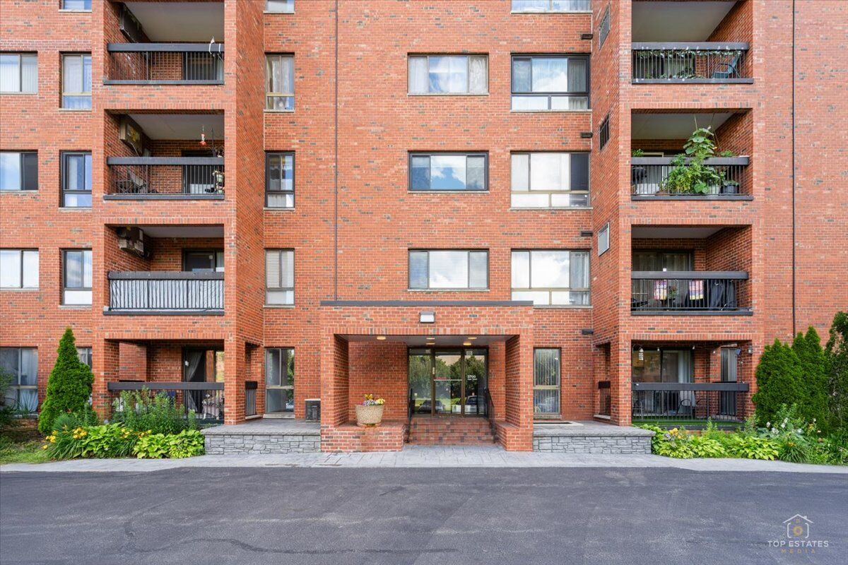 Property Photo:  3700 Capri Court 104  IL 60025 