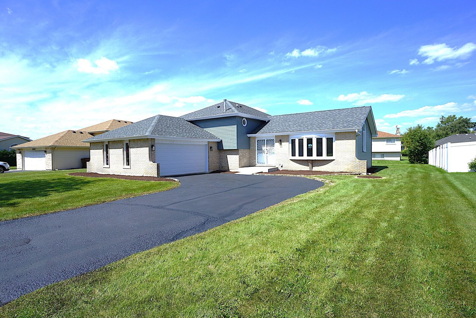 Property Photo:  22520 Crescent Way  IL 60471 