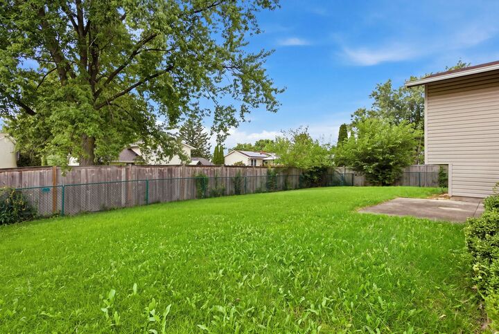 Property Photo: 607 N Ashbury Avenue IL 60440