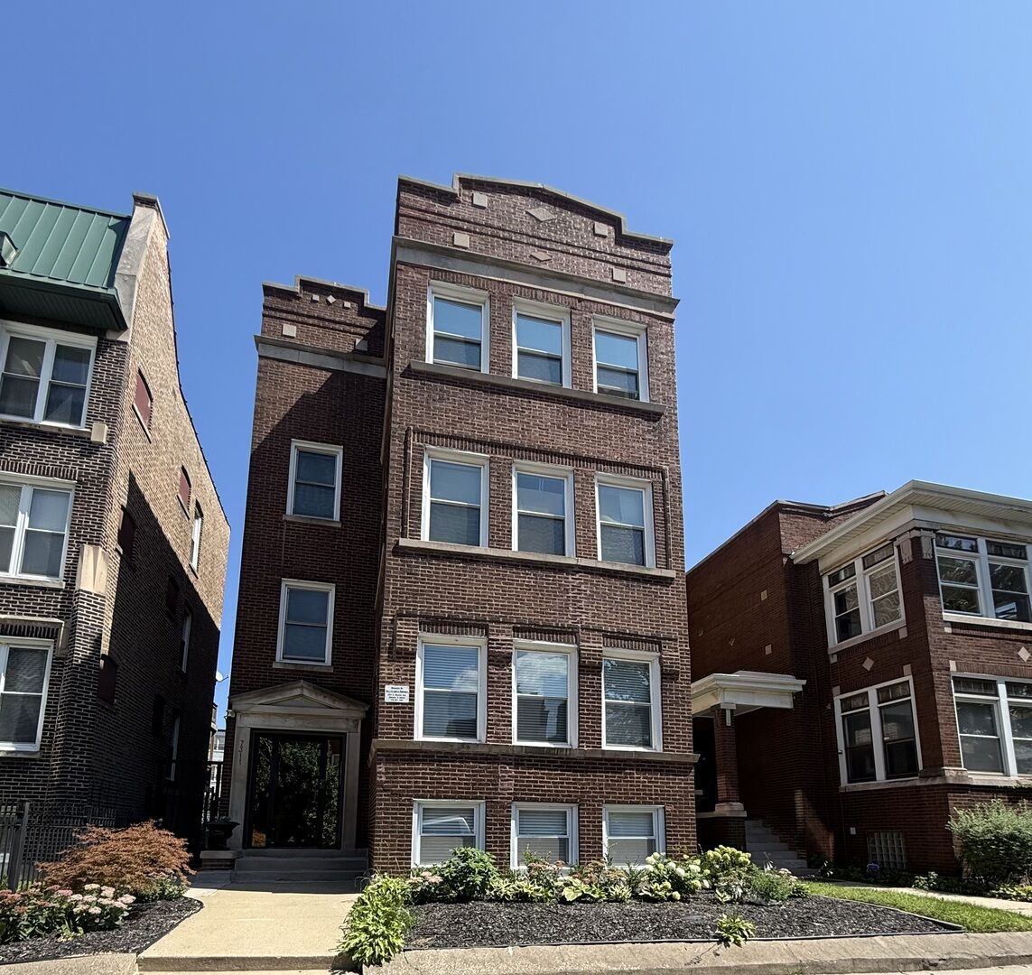 Property Photo:  7311 S Oglesby Avenue G  IL 60649 