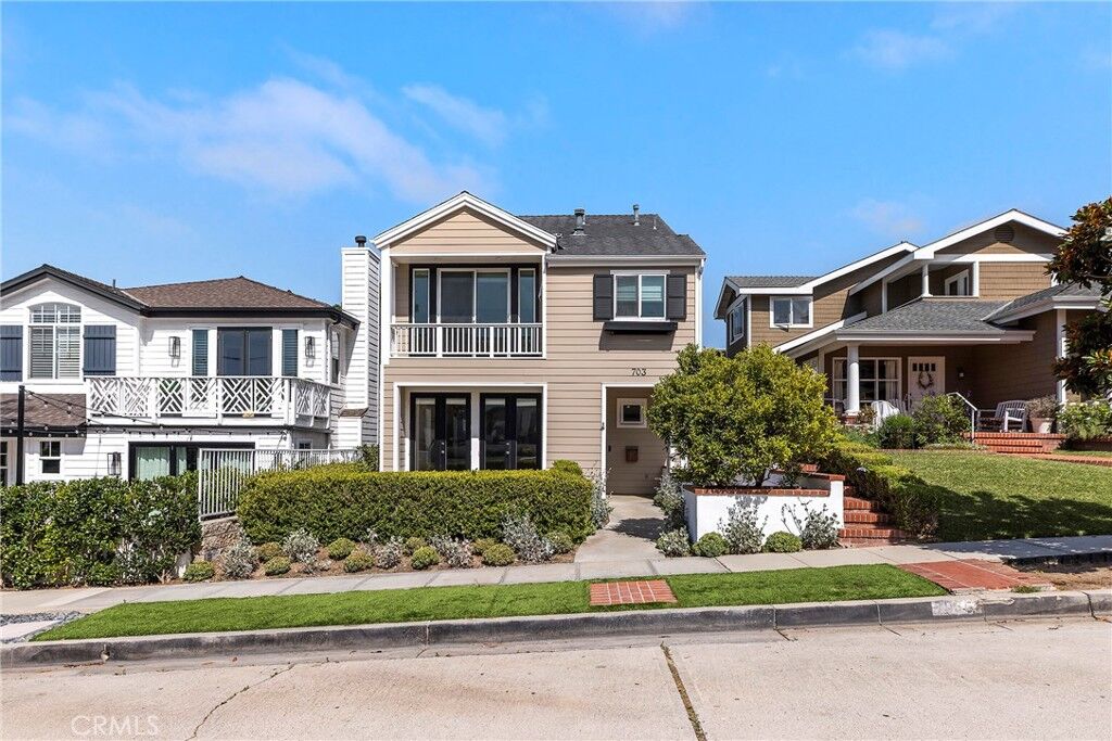 Property Photo: 703 Poinsettia Avenue CA 92625