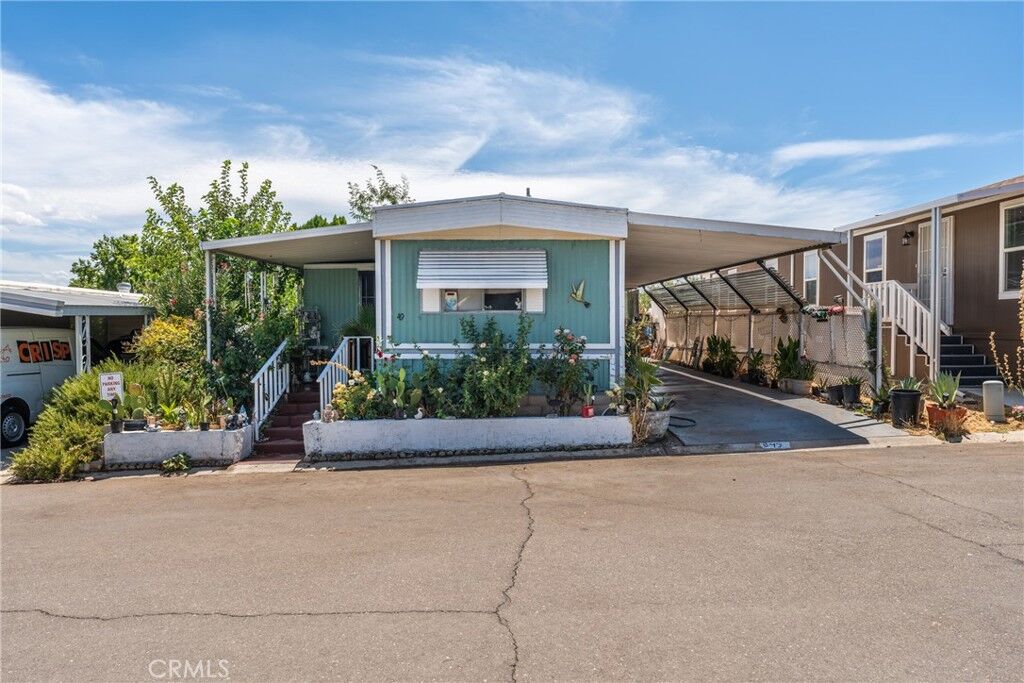 Property Photo: 20683 Waalew Road B49 CA 92307