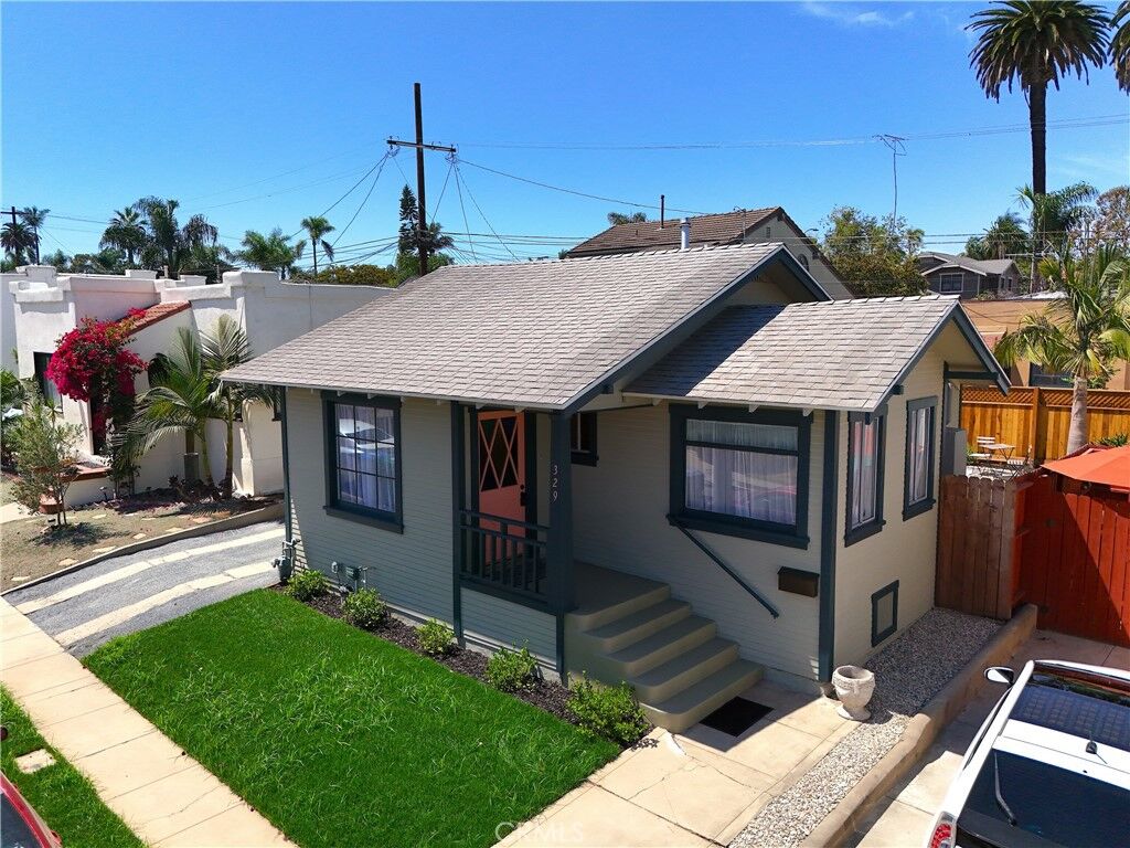 Property Photo:  329 Eliot Lane  CA 90814 