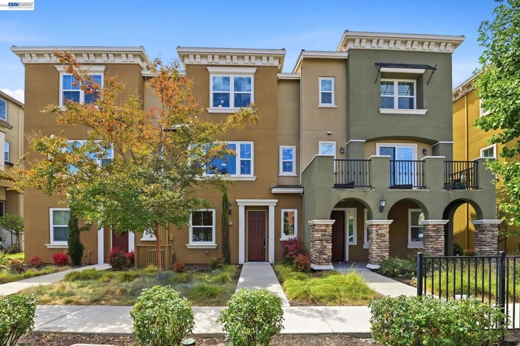 Property Photo:  38935 Primula Ter  CA 94560 