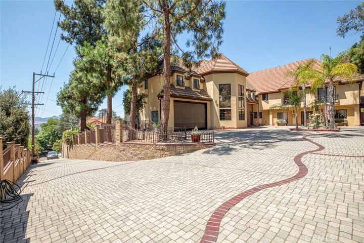 Property Photo: 1663 Vista CA 91201