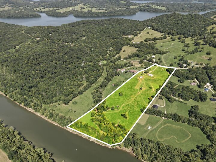 Property Photo:  341 Horseshoe Bend Ln  TN 38560 