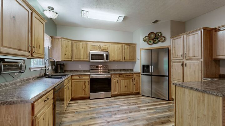 Property Photo:  2310 Discovery Ct  TN 37086 