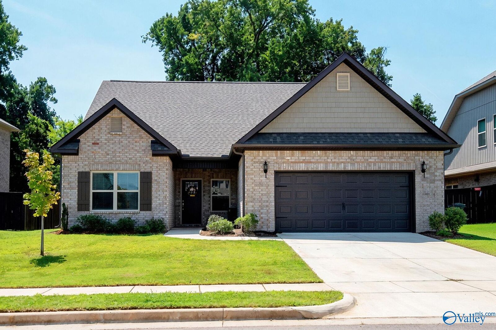 Property Photo:  202 Saddle Street  AL 35761 