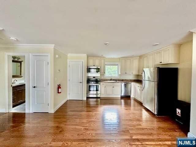 Property Photo:  134 Rochelle Parkway 2  NJ 07663 