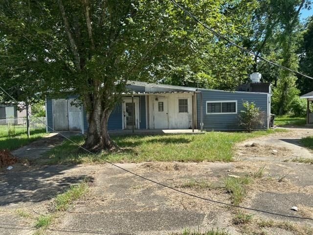 Property Photo:  654 Old Rafe Meyer Road  LA 70807 