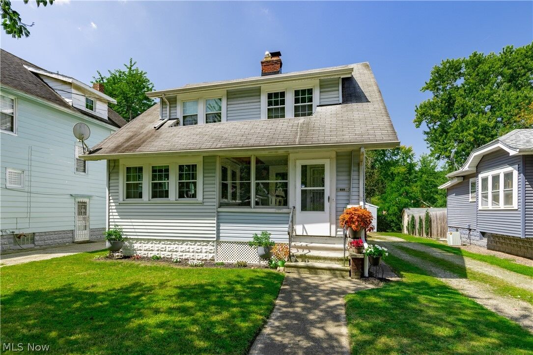 Property Photo:  324 Montrose Avenue  OH 44310 
