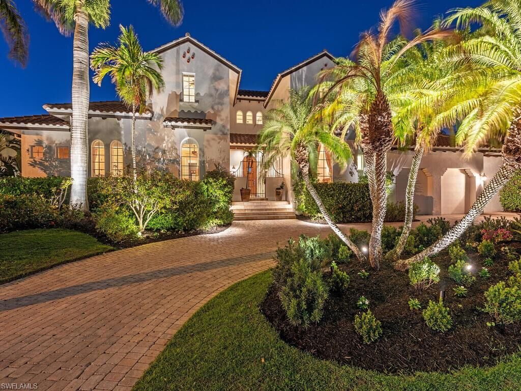 Property Photo: 155 20th Ave S FL 34102