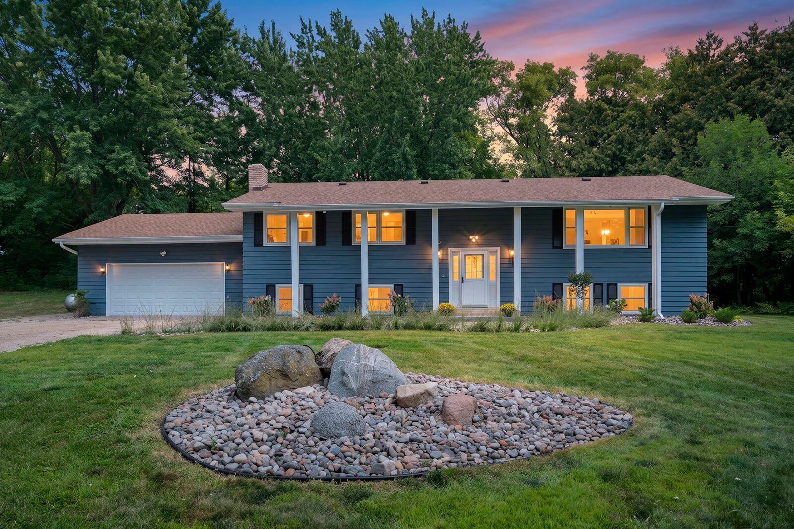 Property Photo:  26250 Ipava Avenue  MN 55044 
