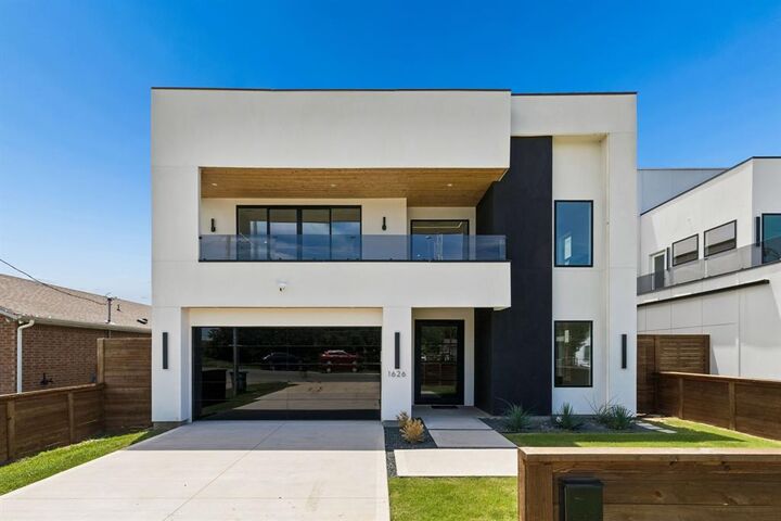 Property Photo: 1626 Canada Drive TX 75212