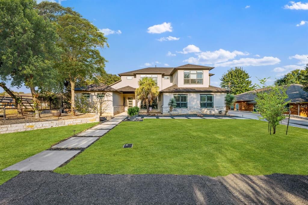Property Photo: 539 Lavena Street TX 76248