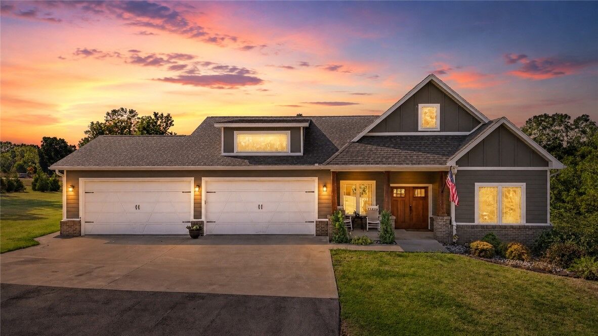 Property Photo: 9889 River Oaks Drive AR 72712
