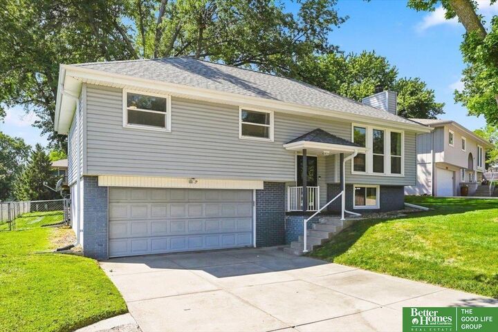 Property Photo:  2724 N 125th Circle  NE 68164 