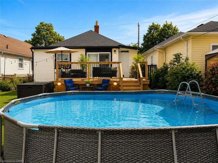 Property Photo:  141 Bruce Street  ON N3S 4Z2 