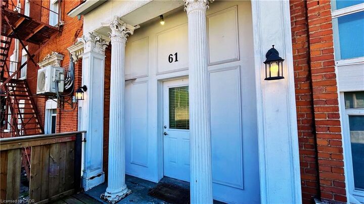 Property Photo:  61 Hurst Place S  ON L8P 3E6 