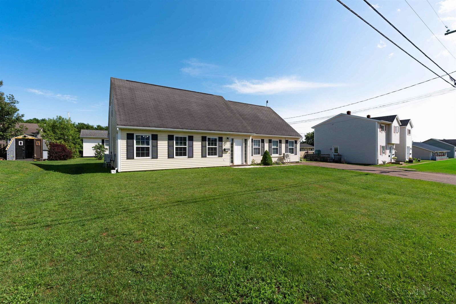 Property Photo:  319 Jennifer  PE C1N 6L8 