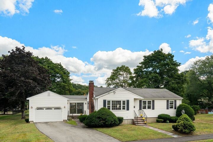 Property Photo:  7 Eugley Park West  MA 01864 