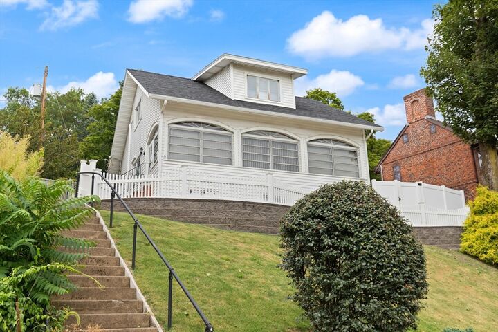 Property Photo:  6 Groveland St  MA 01830 