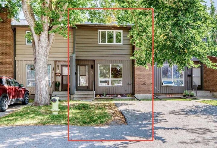 Property Photo:  9908 Bonaventure Drive SE 34  AB T2J 5E3 