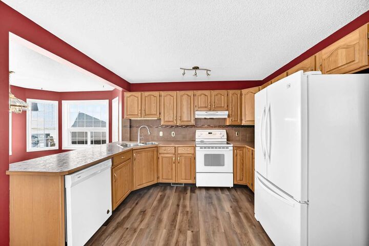 Property Photo: 236 Scenic Acres Terrace NW AB T3L 1K5