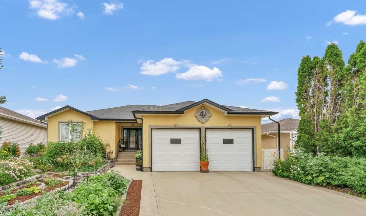 Property Photo: 143 Spruce Close SE AB T1B 4L7
