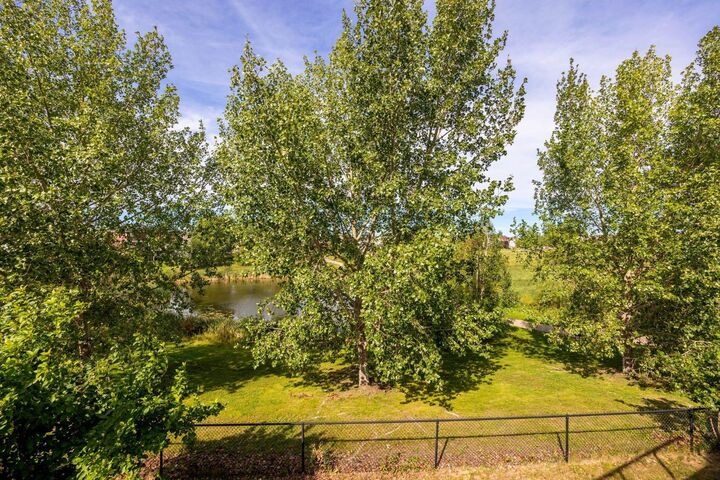 Property Photo: 110 Lindstrom Bay AB T9K 2N8