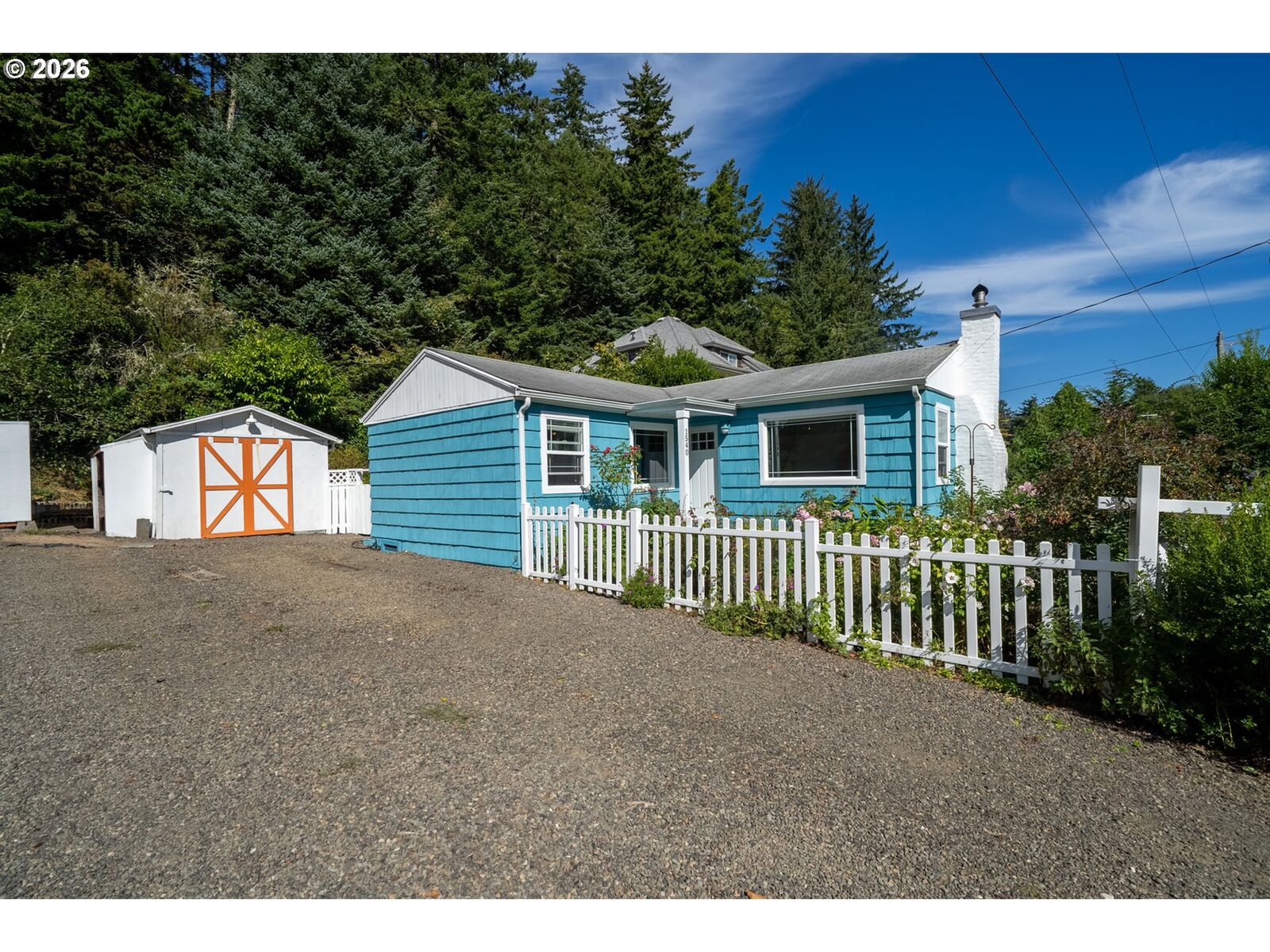 Property Photo:  1540 Vista View Dr W  OR 97143 