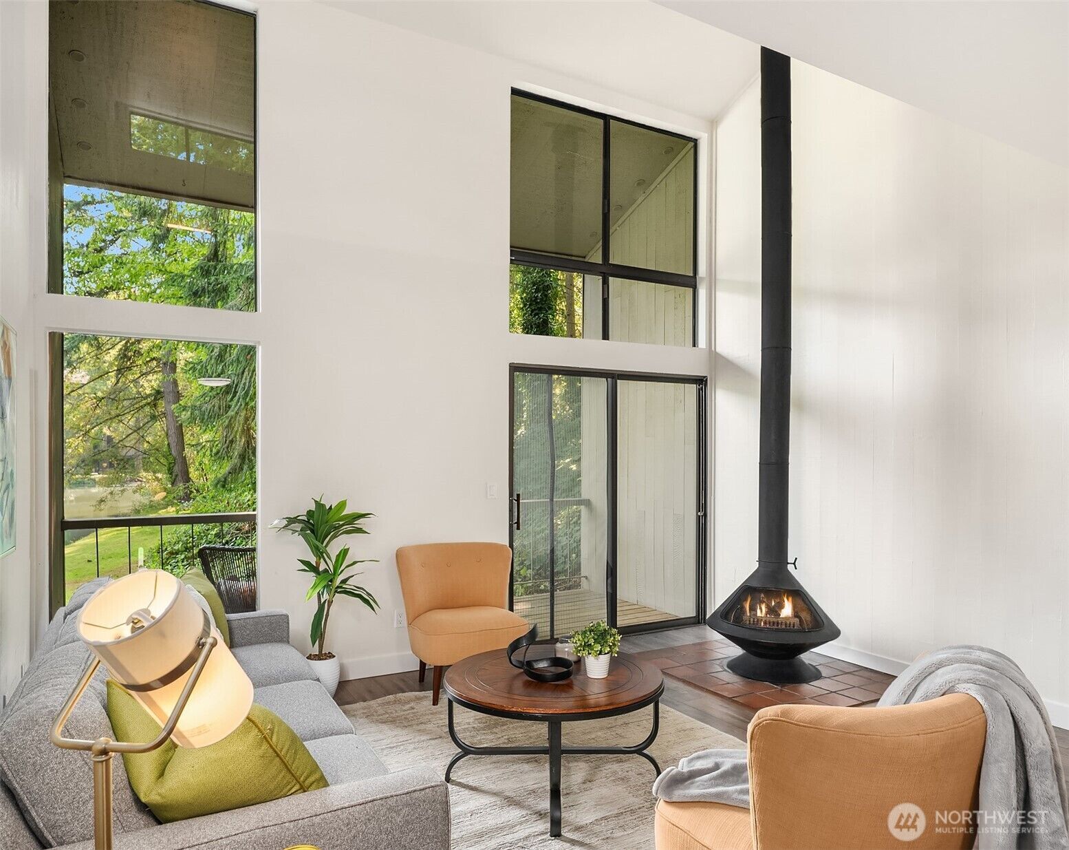 Property Photo: 13835 NE 69th Street 677 WA 98052