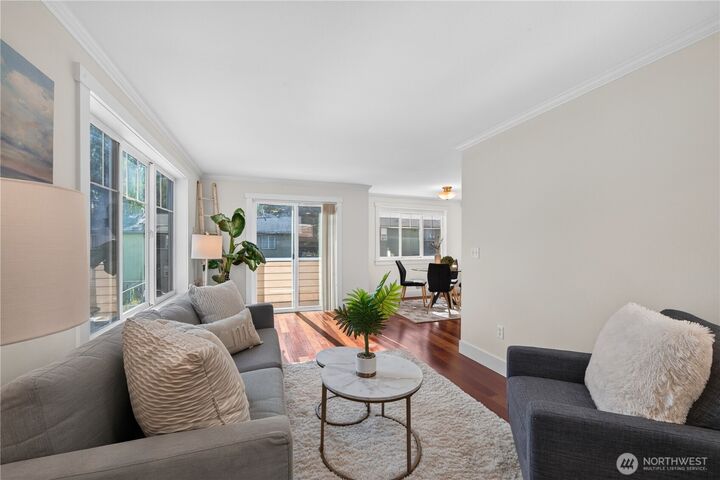 Property Photo:  5013  40th Avenue NE  WA 98105 
