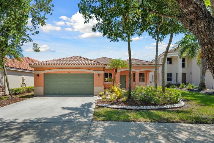 Property Photo: 886 Sunflower Circle FL 33327