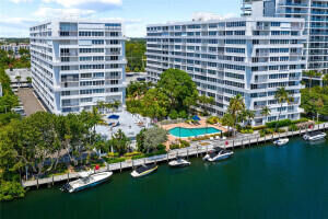 Property Photo:  1170 N Federal Highway 312  FL 33304 