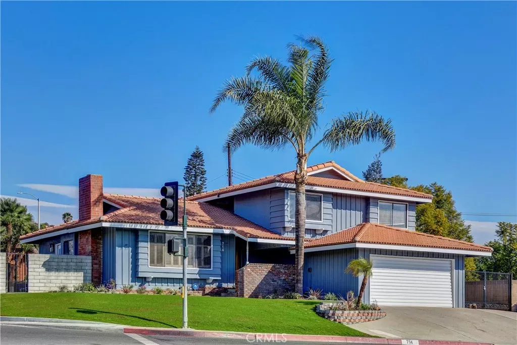 Property Photo:  714 W Avenida De La Merced  CA 90640 